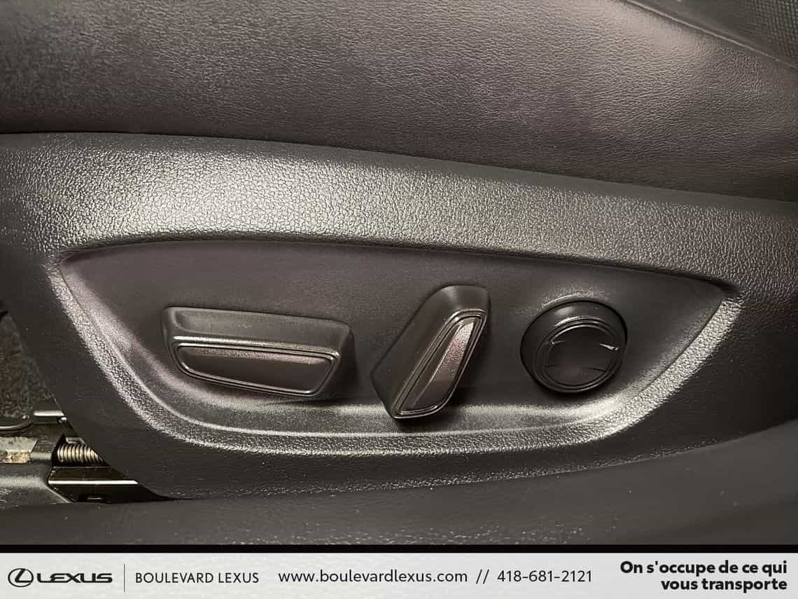 2024 Toyota Prius Prime Xse - Image 18