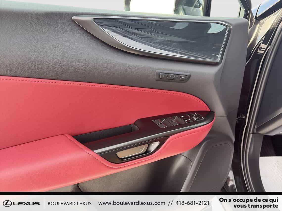 2024 Lexus NX 350h Premium - Image 9