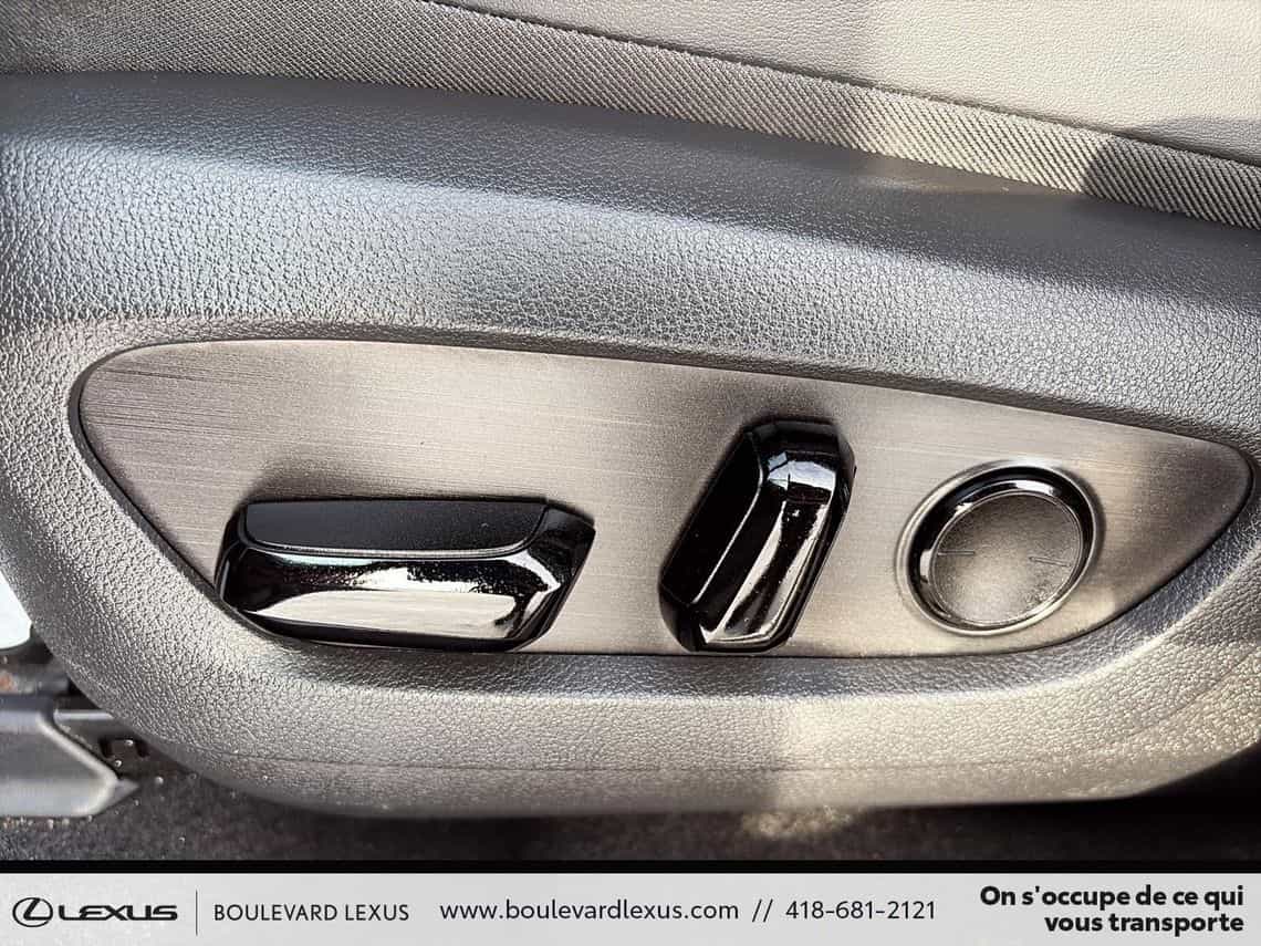 2024 Lexus NX 350h Premium - Image 11