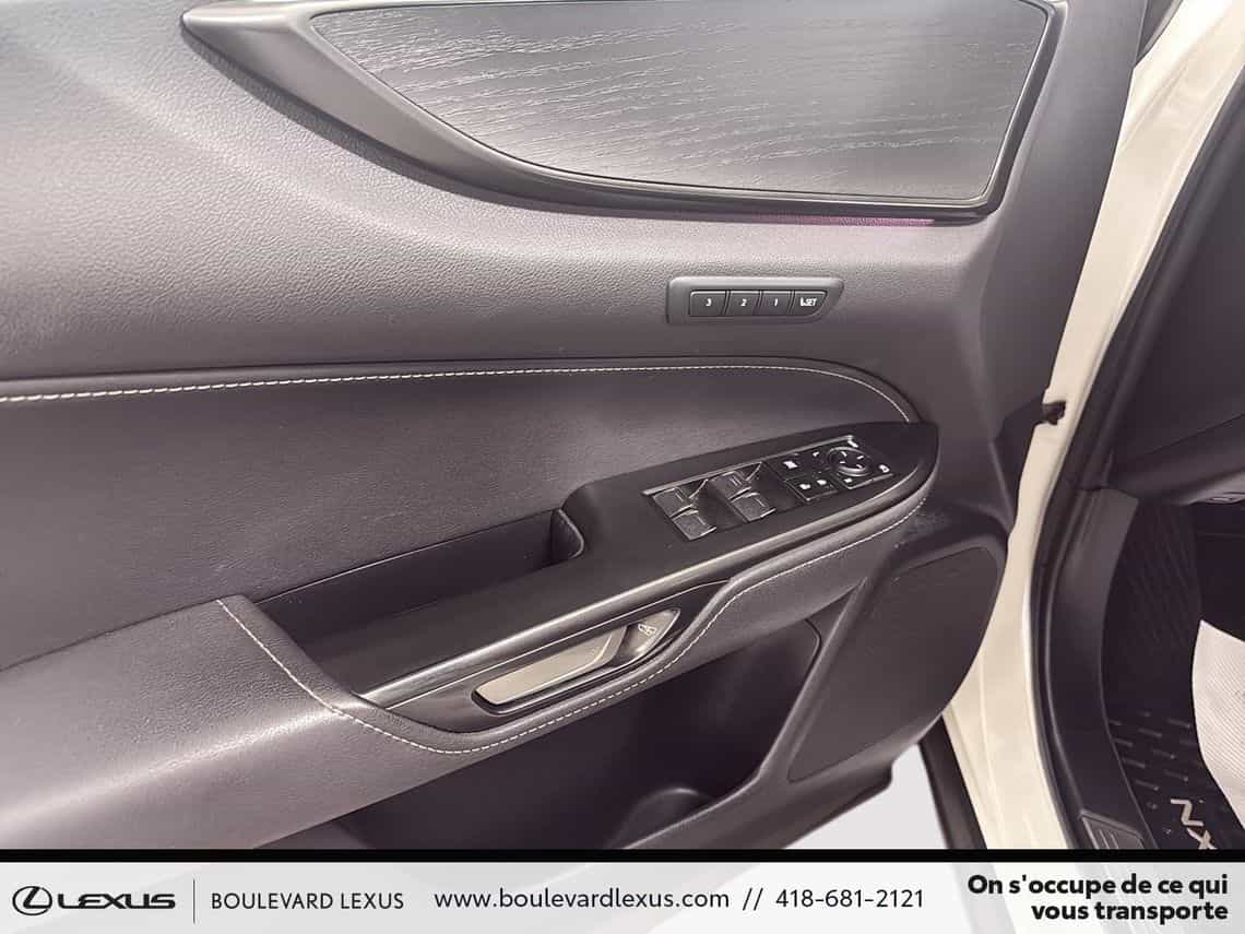 2022 Lexus NX 450h+ Exécutif - Image 15