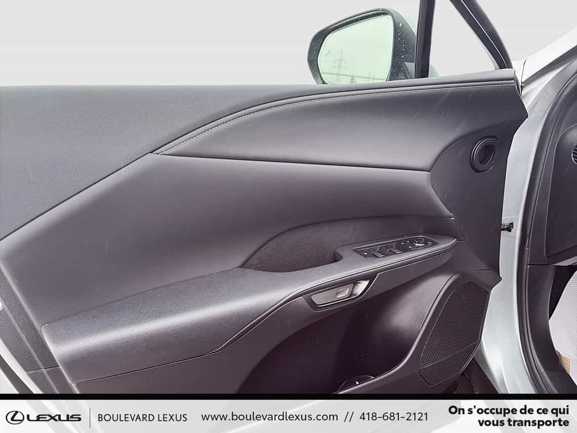 2025 Lexus RX 350 Premium - Image 9