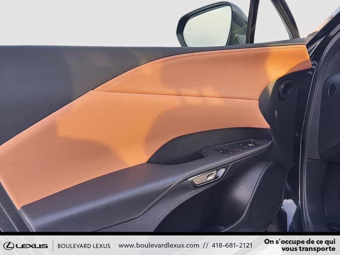 2023 Lexus RX 350h Premium - Image 9