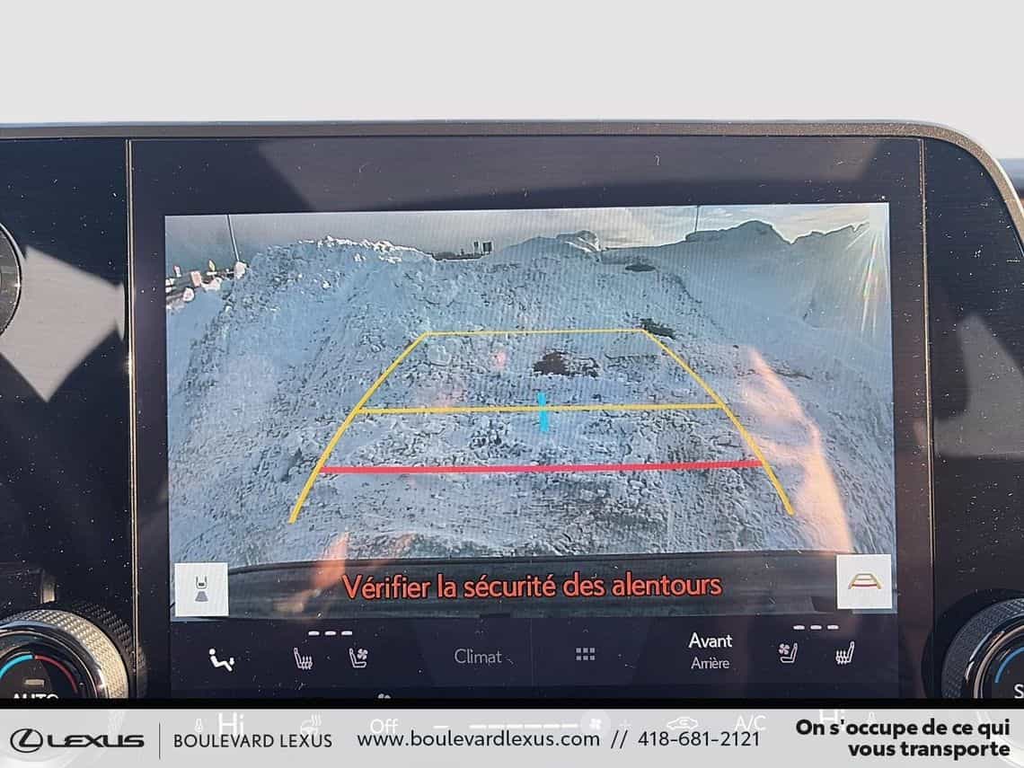 2023 Lexus RX 350h Premium - Image 19