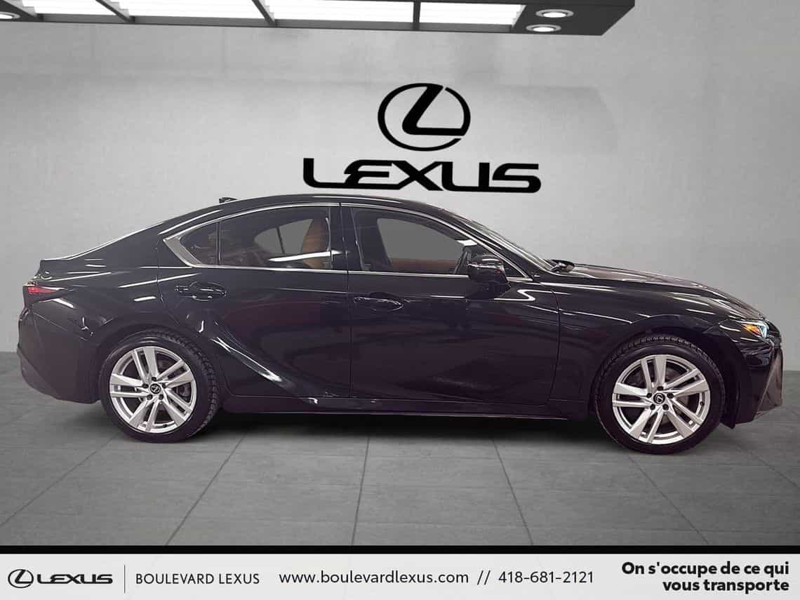 2023 Lexus IS 300 Premium - Image 3
