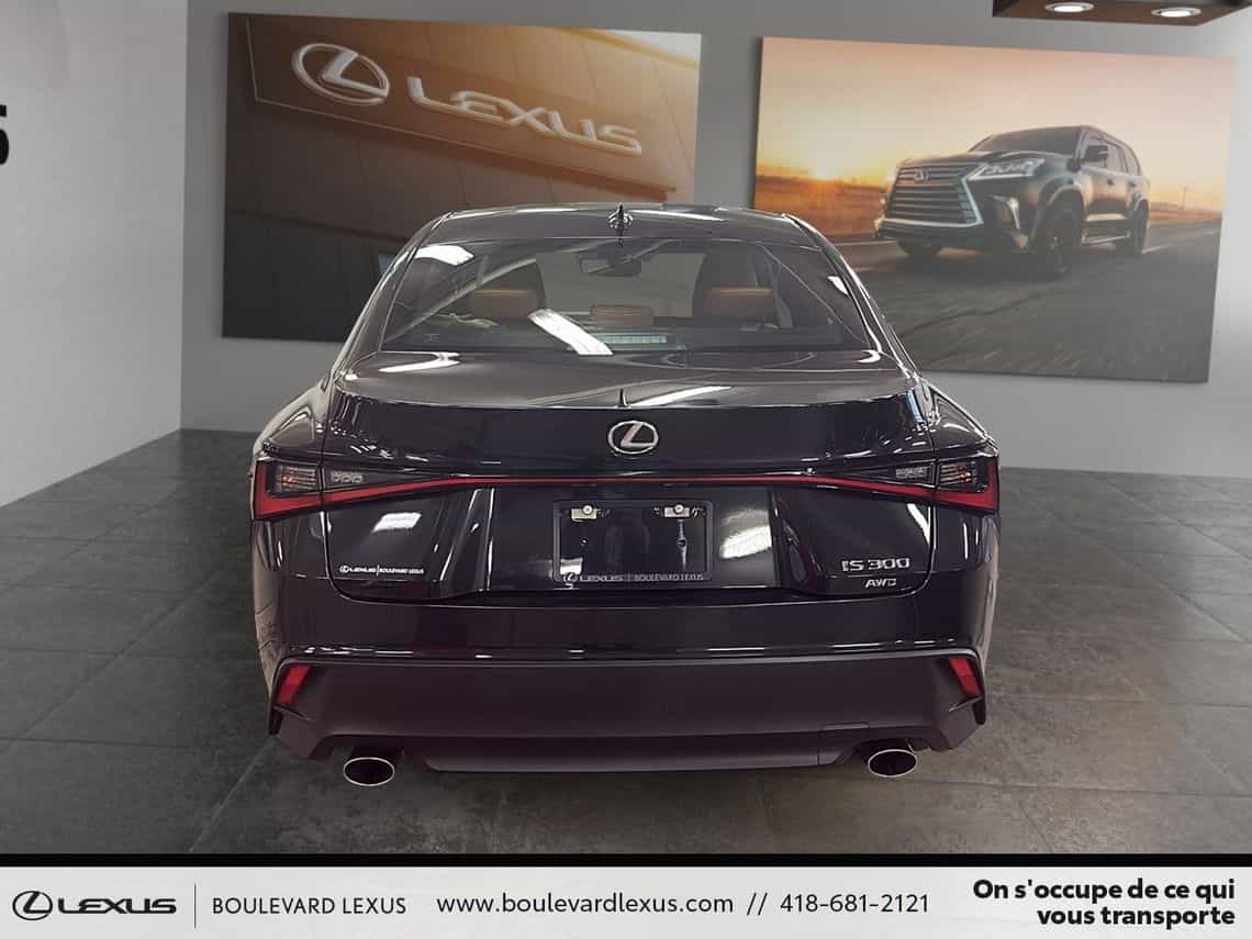 2023 Lexus IS 300 Premium - Image 5