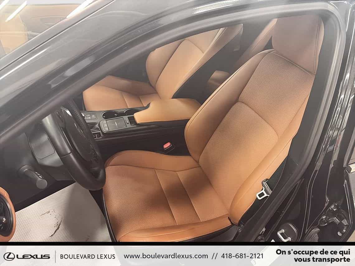 2023 Lexus IS 300 Premium - Image 10