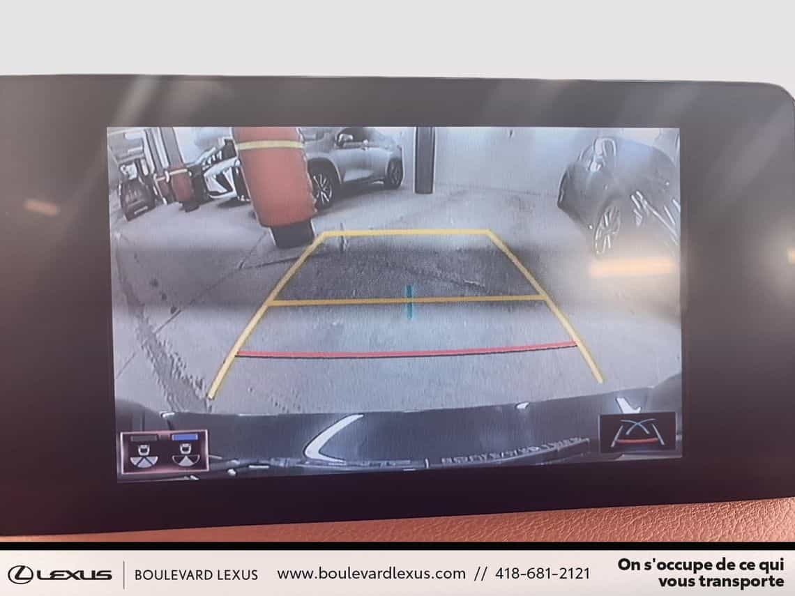 2023 Lexus IS 300 Premium - Image 19