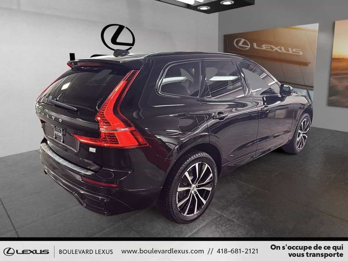 2023 Volvo XC60 Recharge Plus Dark - Image 4