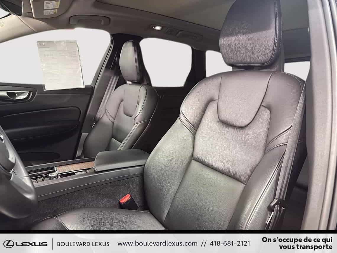 2023 Volvo XC60 Recharge Plus Dark - Image 10