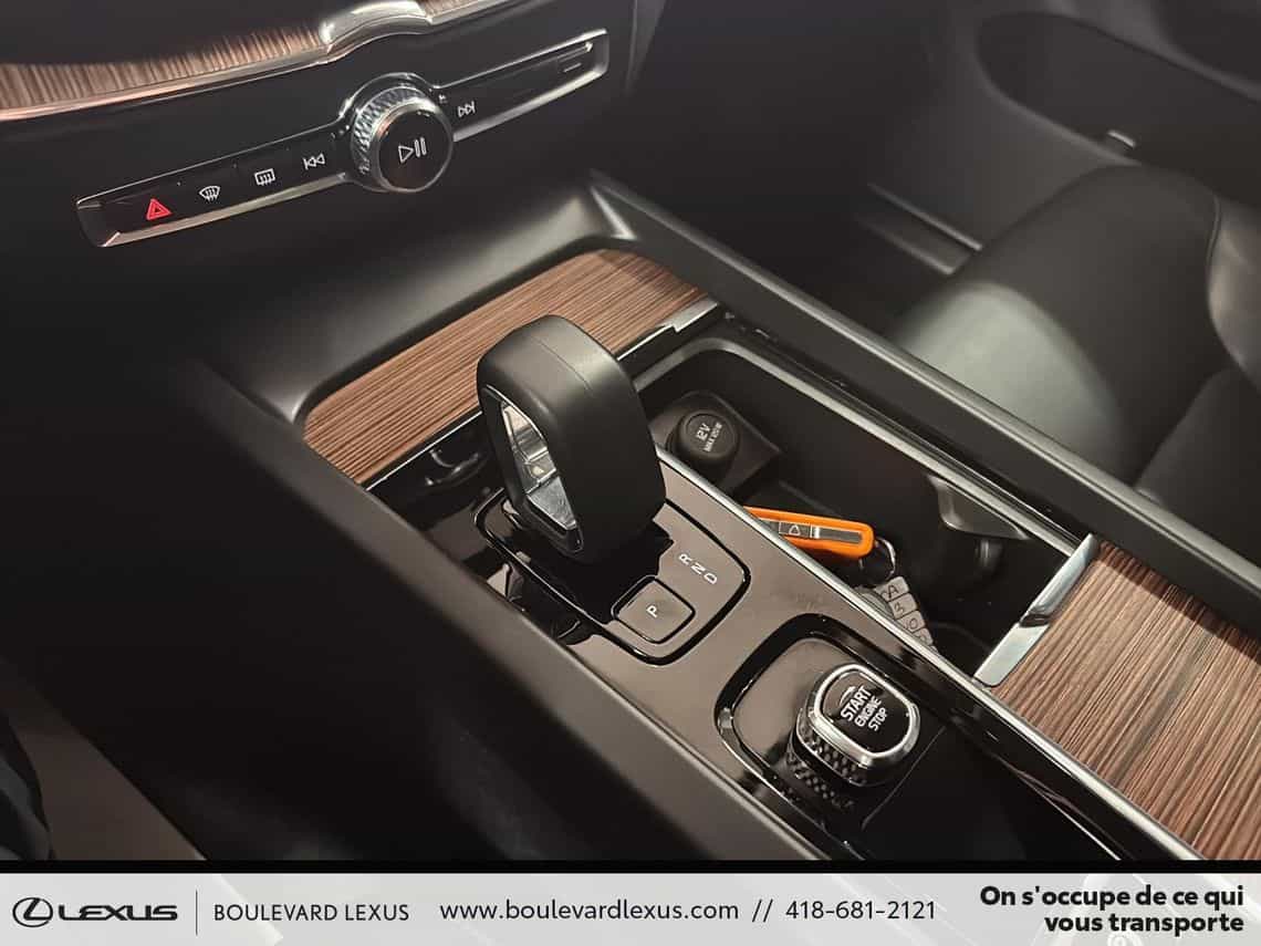 2023 Volvo XC60 Recharge Plus Dark - Image 20