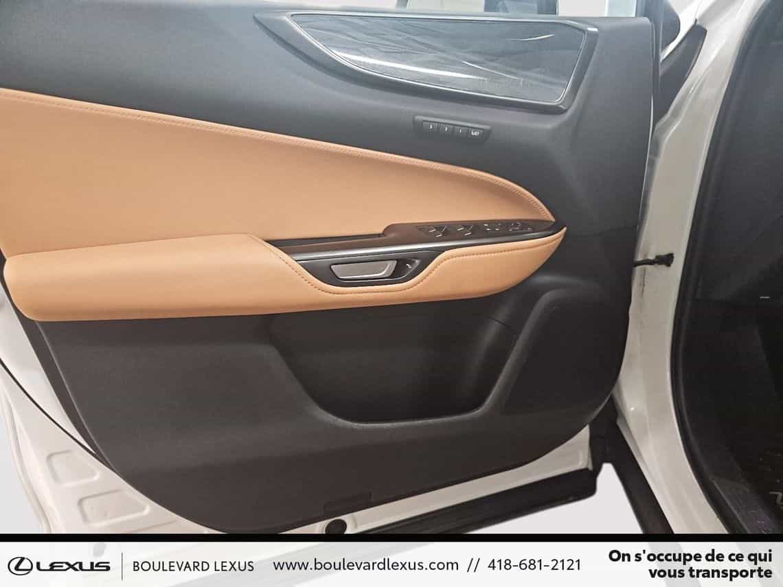 2024 Lexus NX 350 Luxe - Image 9