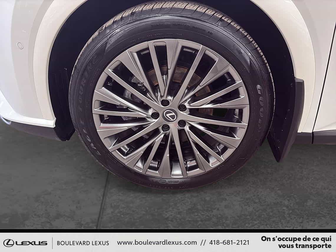 2025 Lexus RX 350H Exécutif - Image 8