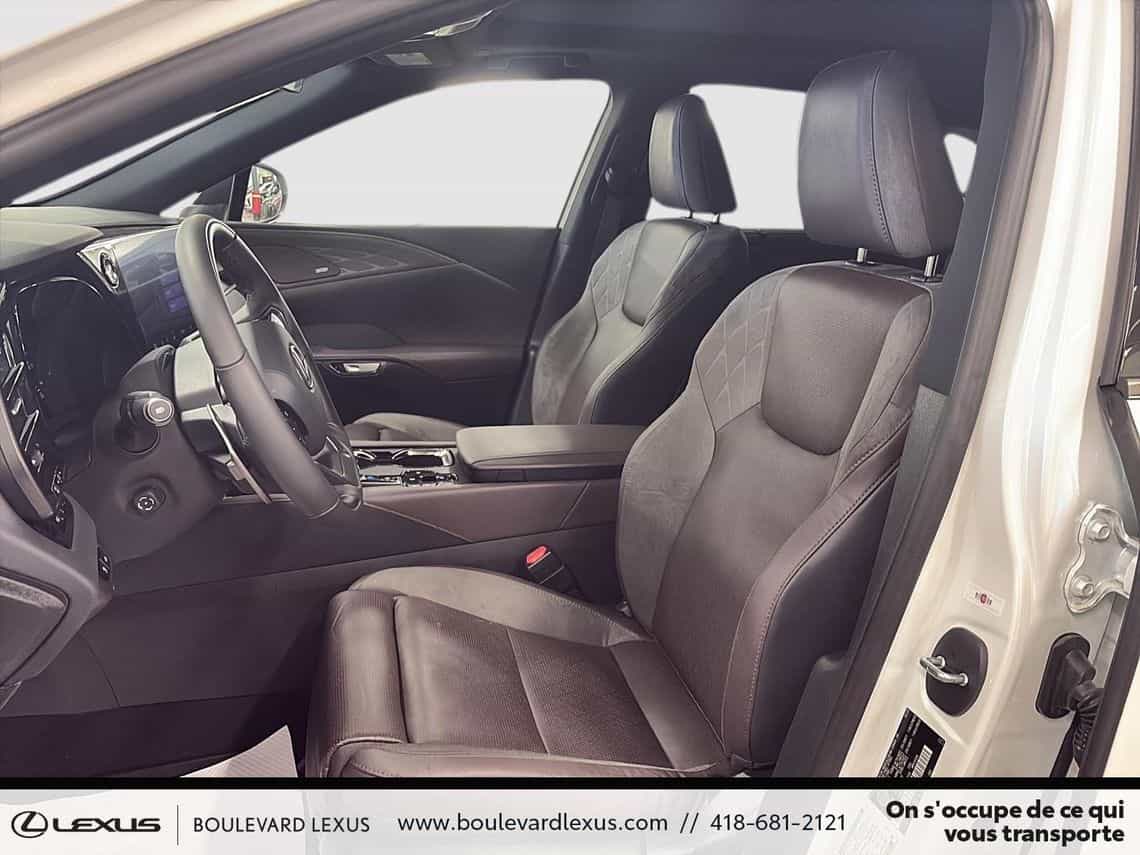 2025 Lexus RX 350H Exécutif - Image 10