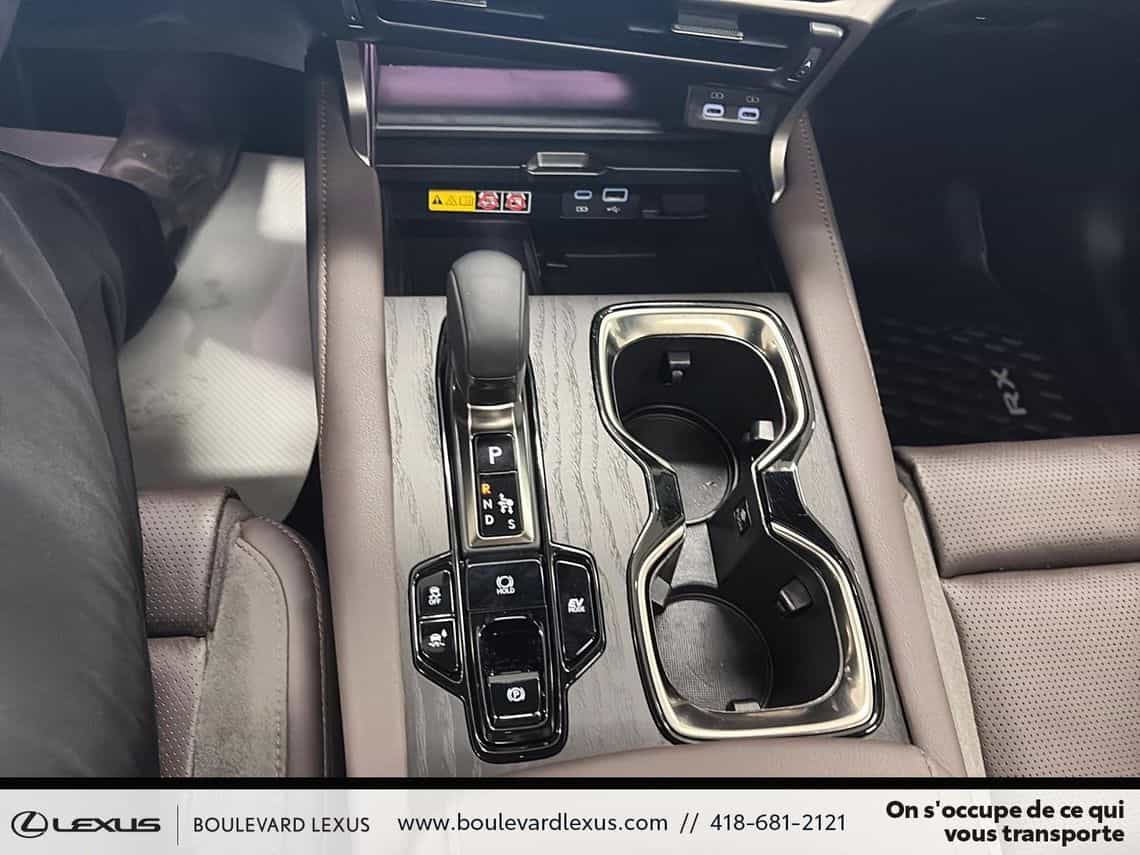 2025 Lexus RX 350H Exécutif - Image 20