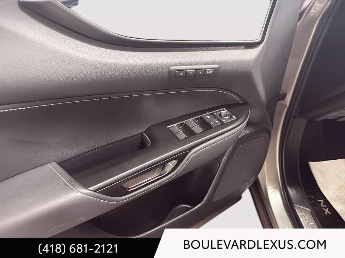 2024 Lexus NX 350 Luxury - Image 9
