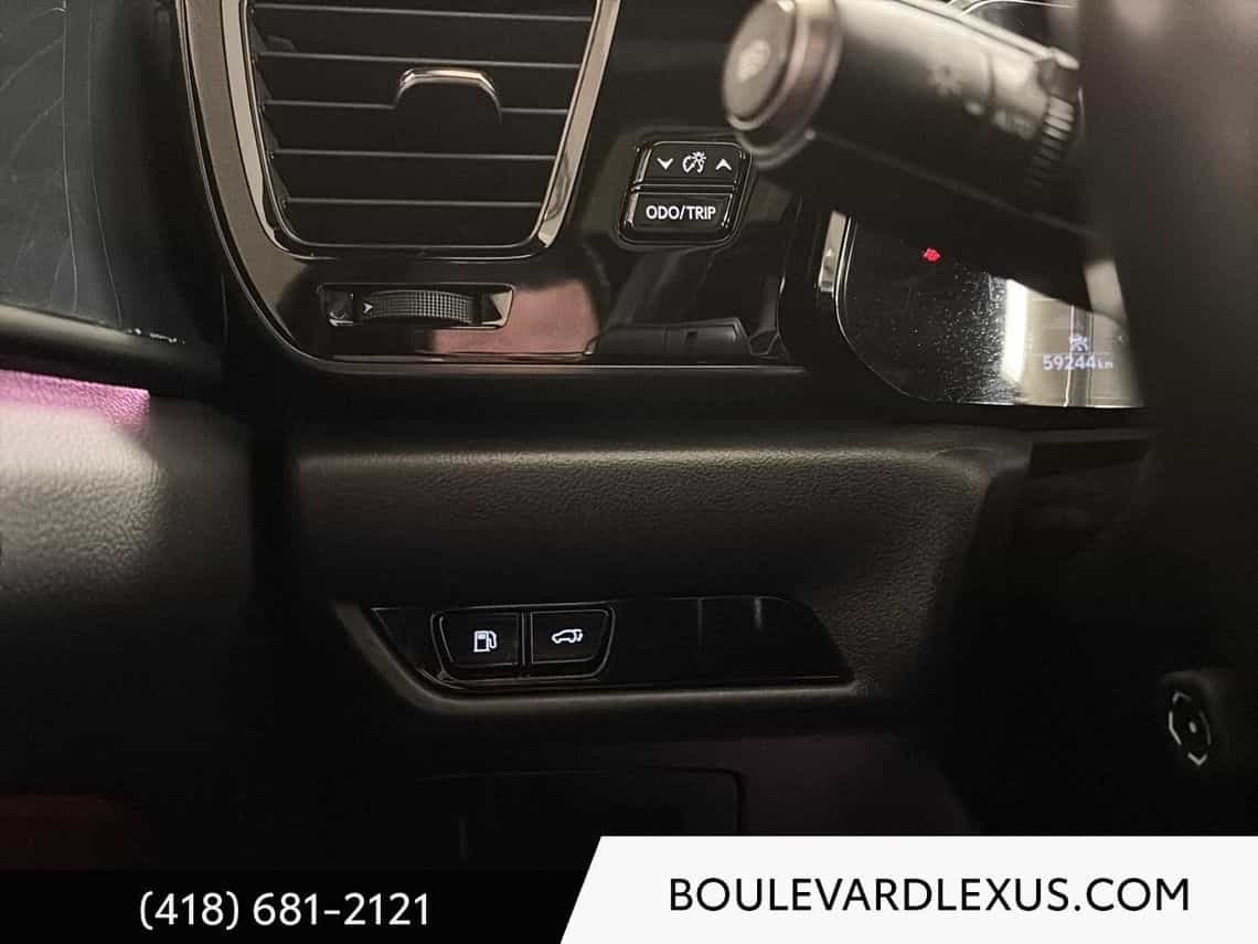 2022 Lexus NX 350h Premium - Image 13