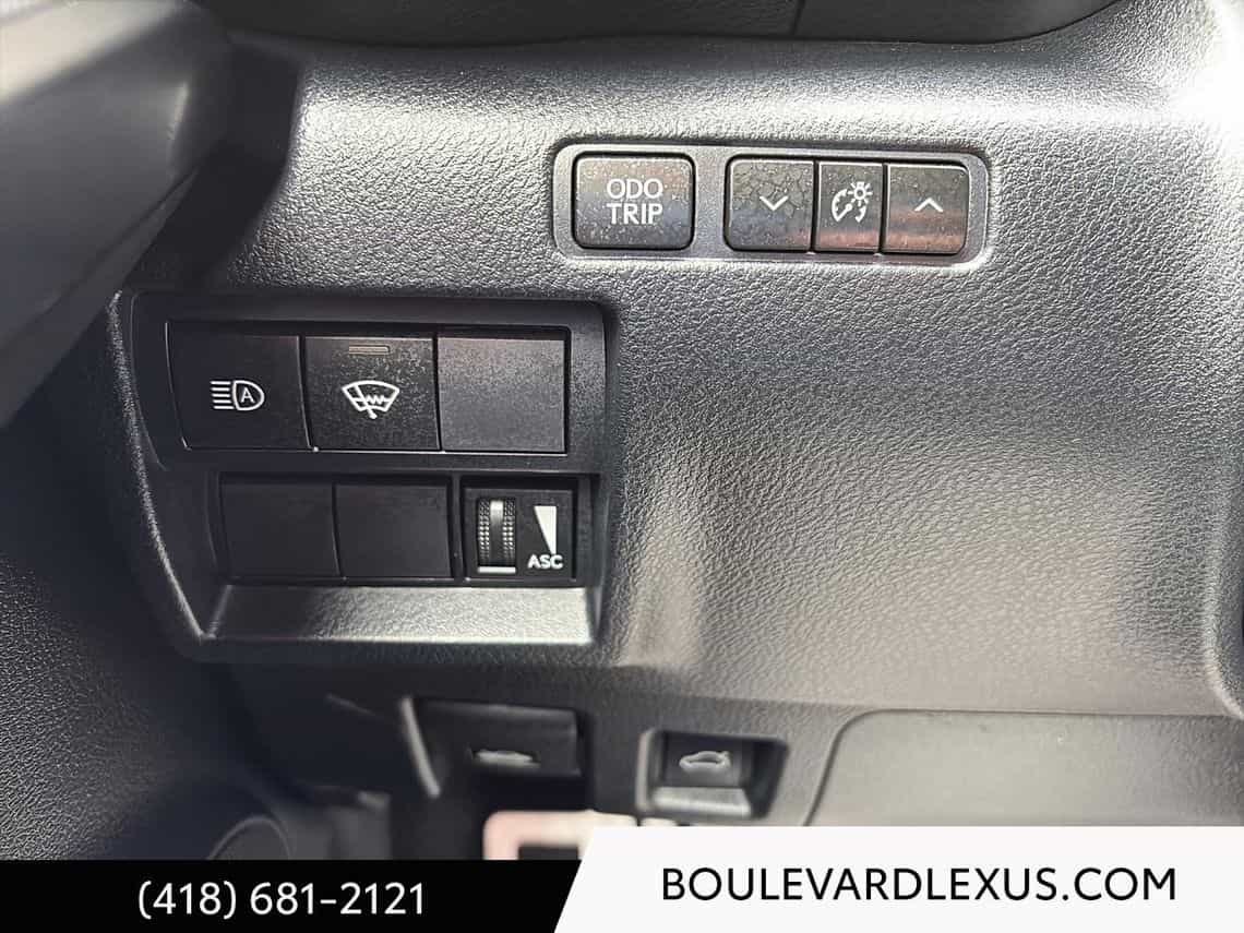 2022 Lexus IS Sport 2 - Image 7