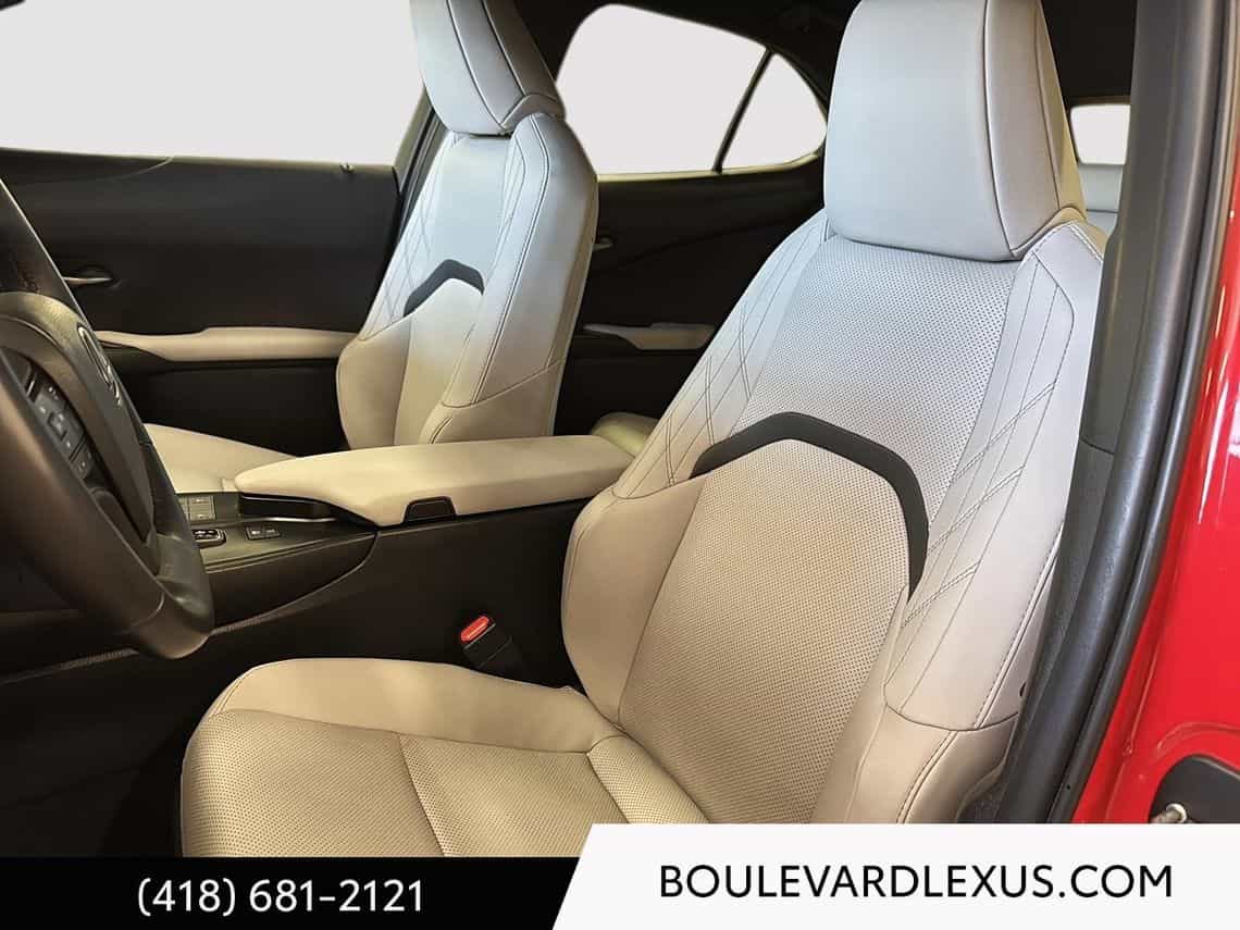 Image 14 Lexus UX 300h F Sport Design 2025