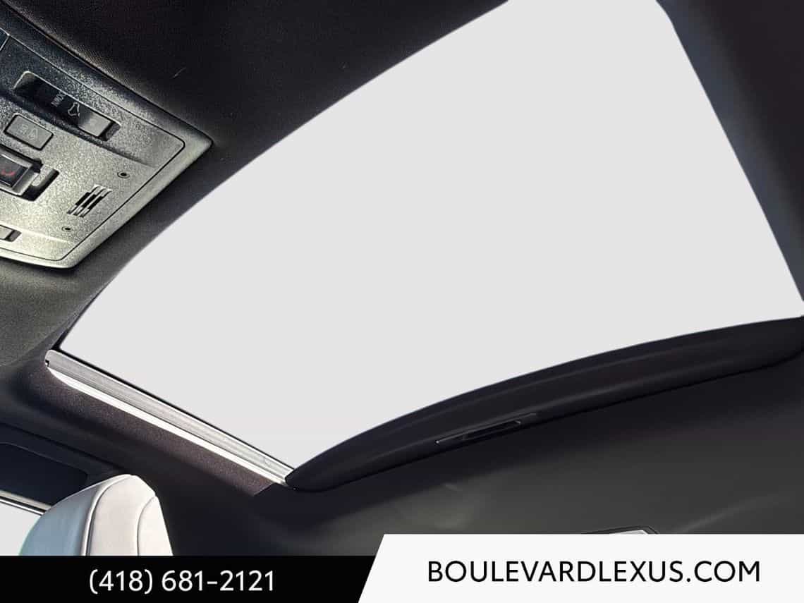 Image 16 Lexus UX 300h F Sport Design 2025