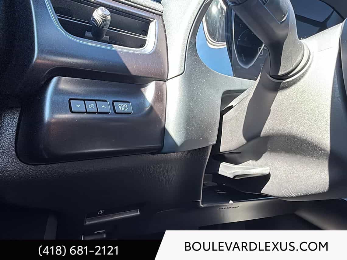 Image 19 Lexus UX 300h F Sport Design 2025