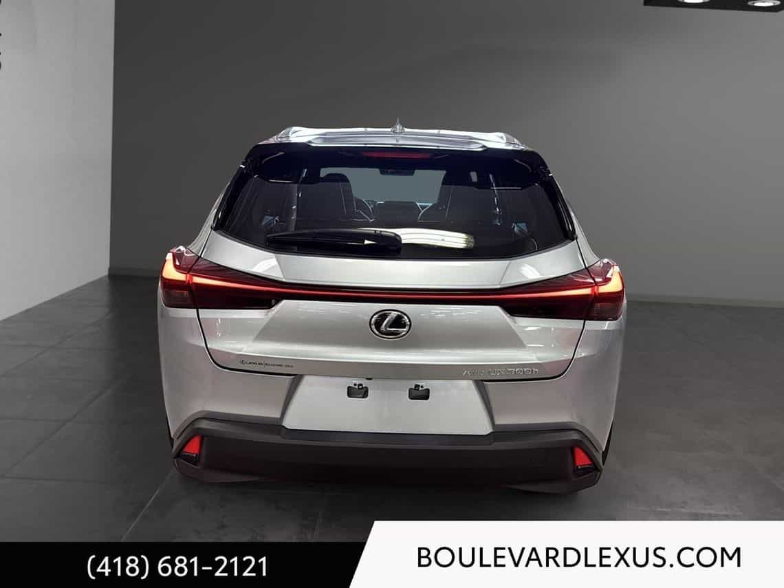 2025 Lexus UX 300H Premium - Image 5