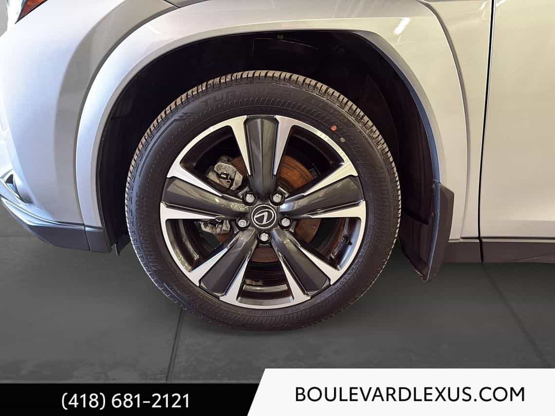 2025 Lexus UX 300H Premium - Image 8