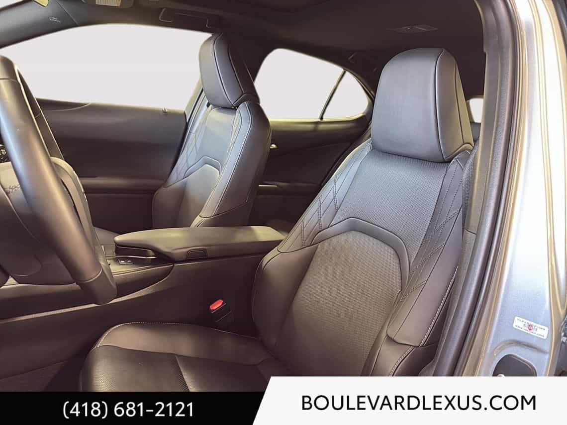 2025 Lexus UX 300H Premium - Image 10