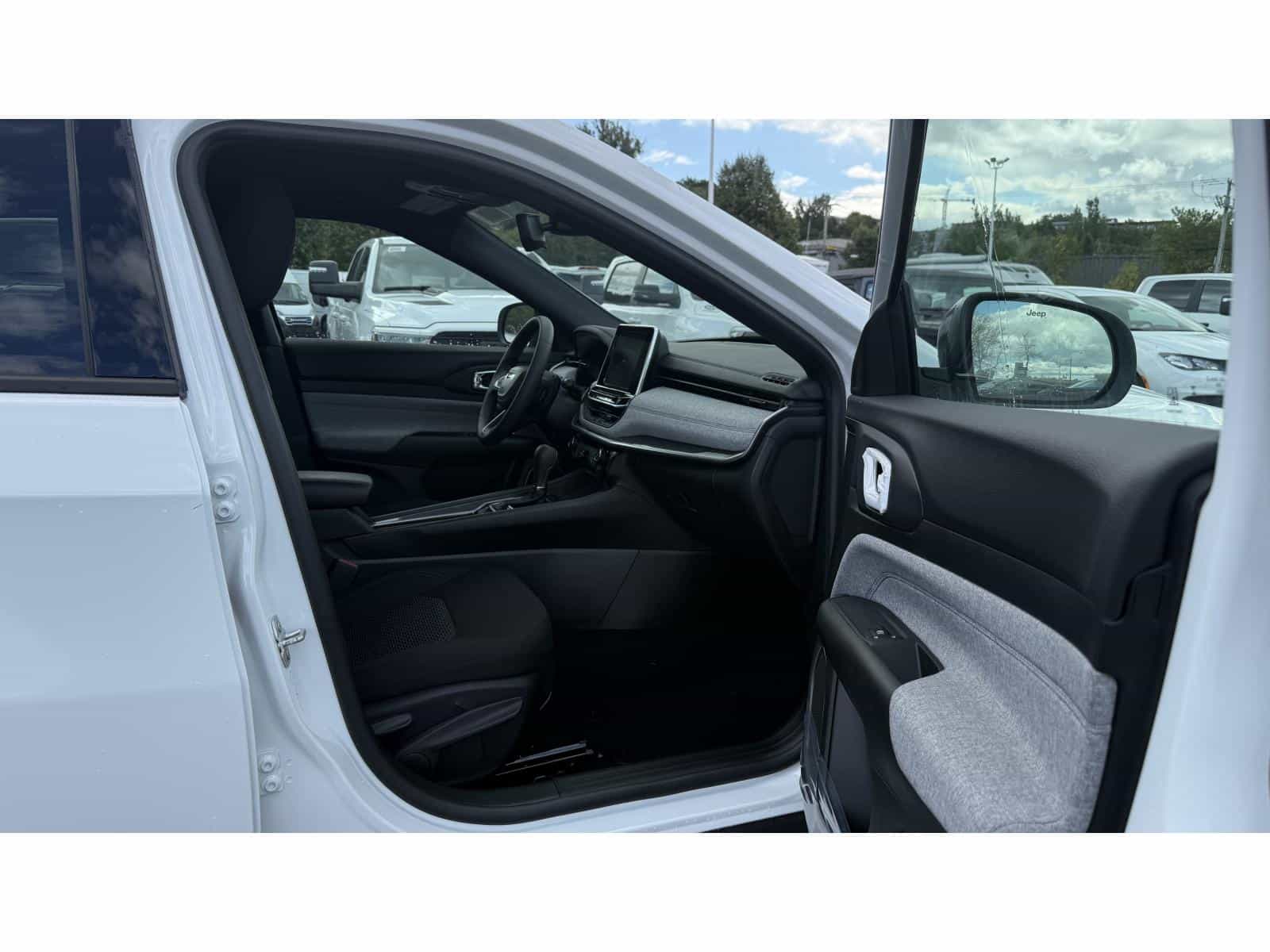 2025 Jeep Compass Sport - Image 7