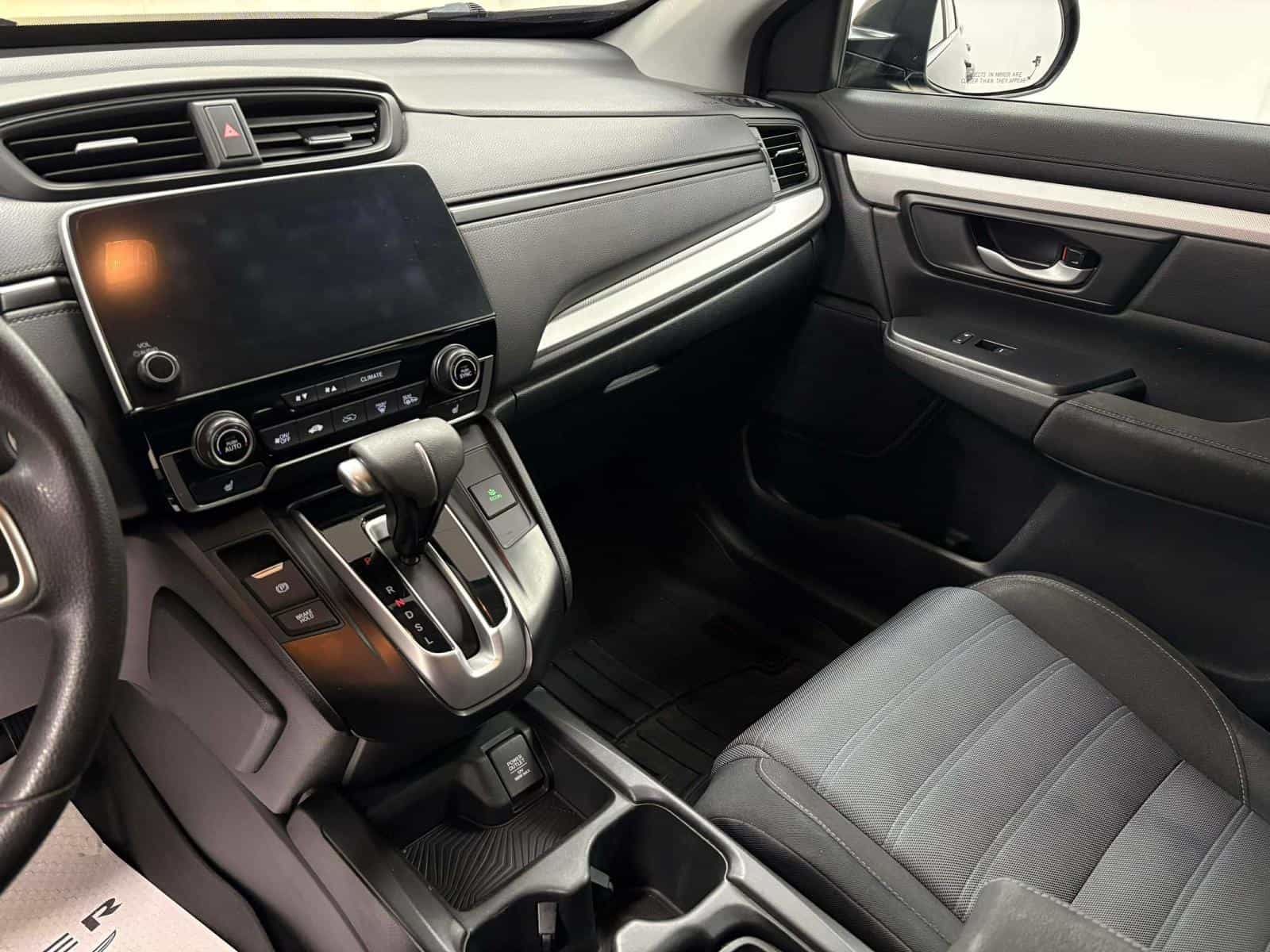 2017 Honda CR-V LX - Image 15