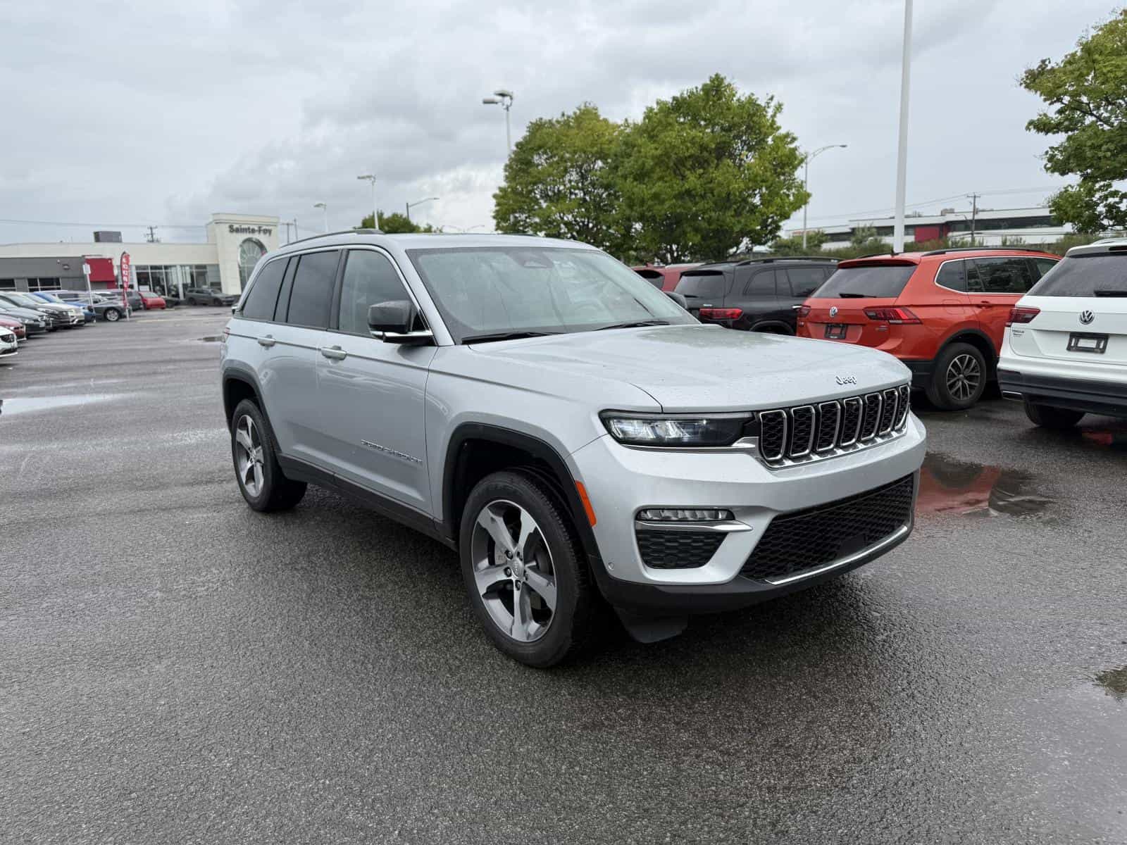 Image 3 Jeep Grand Cherokee Base 4XE 2023