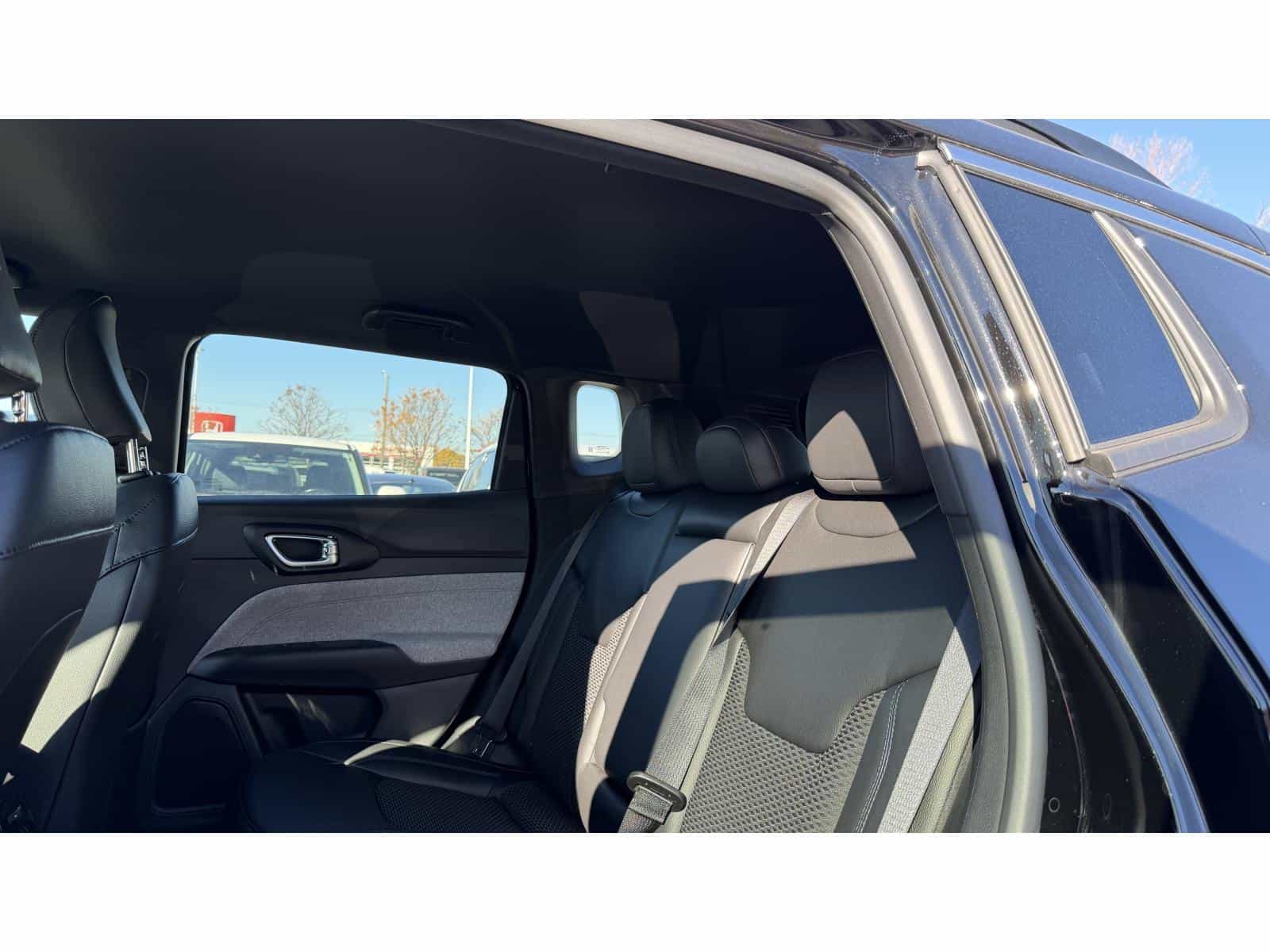 2026 Jeep Compass North - Image 13