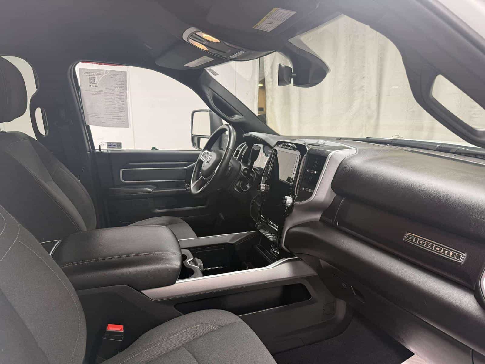 Image 9 RAM 3500 Big Horn 2024