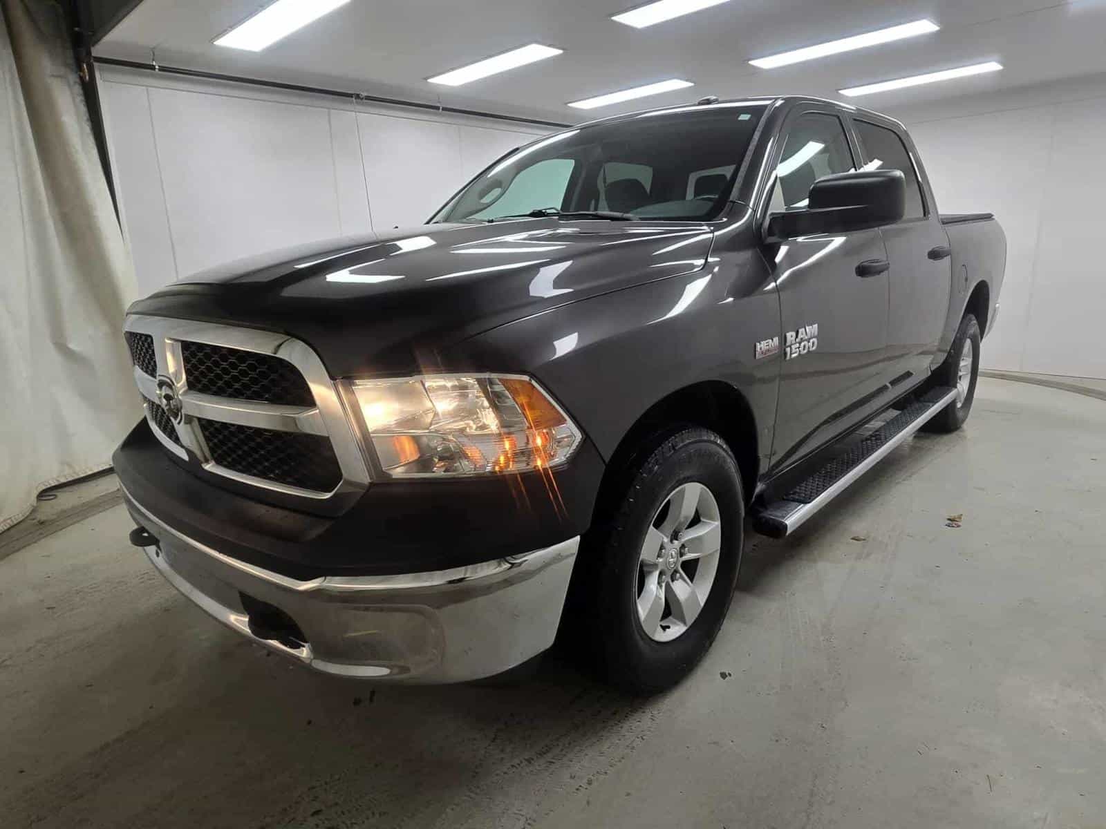 Image 2 RAM 1500 SXT 2017