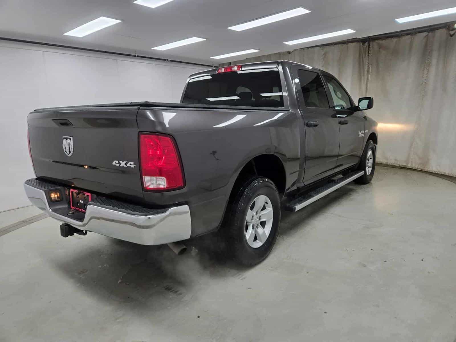 Image 5 RAM 1500 SXT 2017