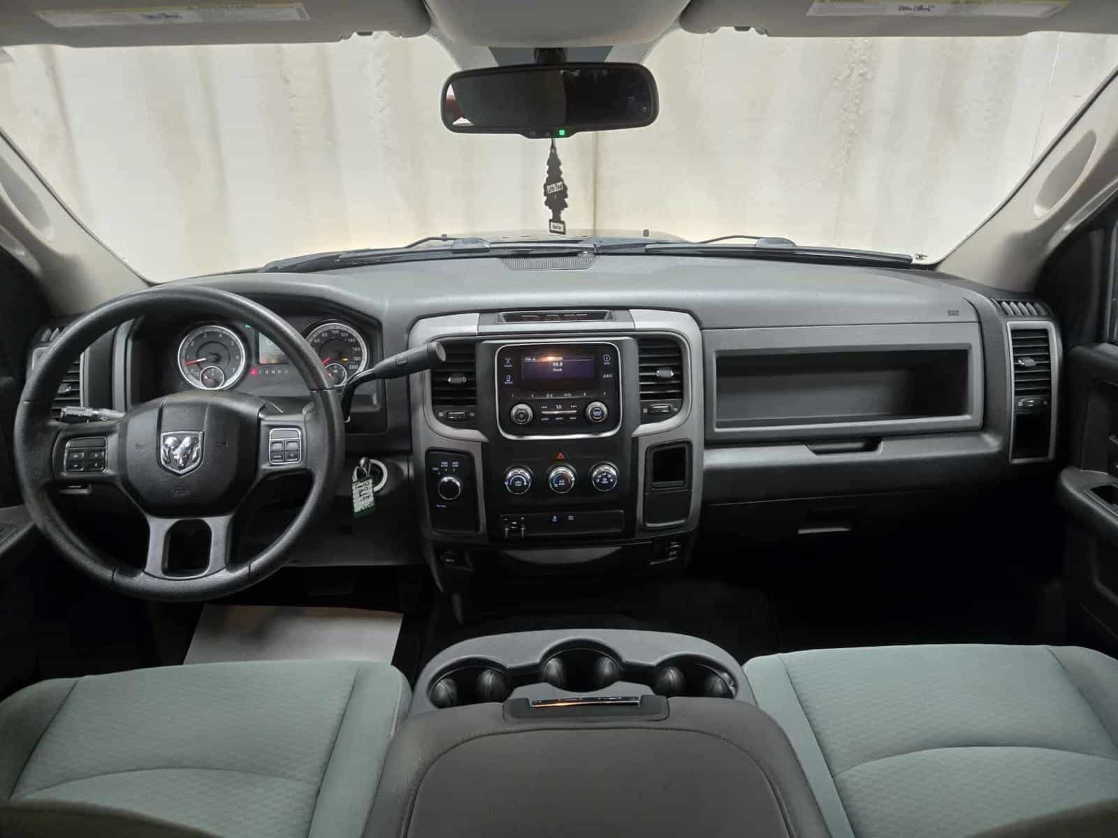 Image 9 RAM 1500 SXT 2017