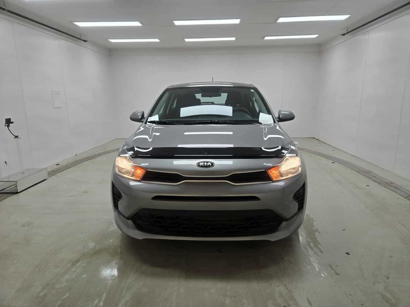 2021 Kia Rio 5-door - Image 2