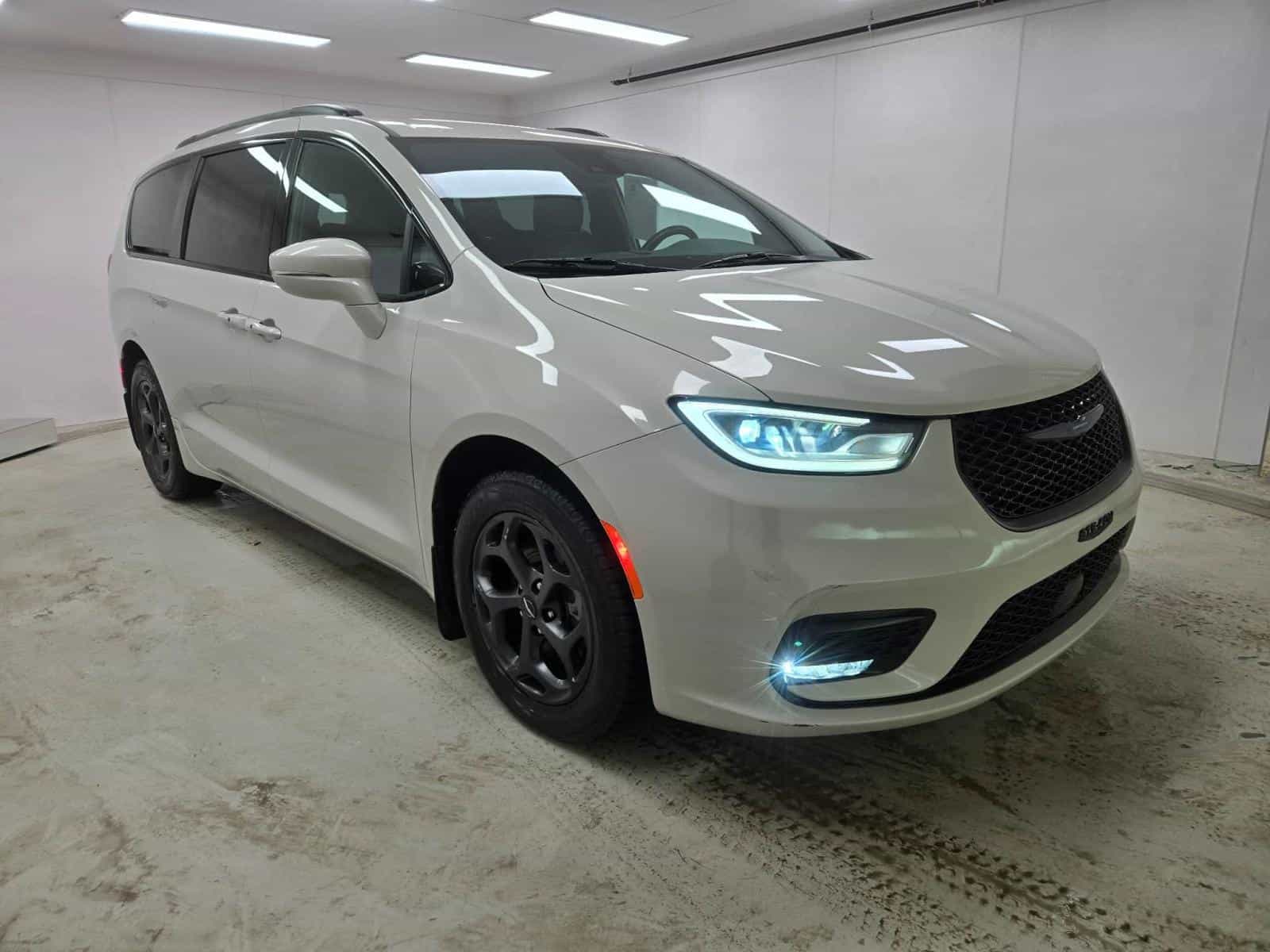 Image 4 Chrysler Pacifica Hybrid Touring 2021