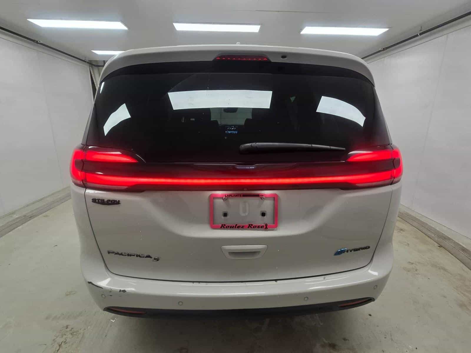 2021 Chrysler Pacifica Hybrid Touring - Image 6