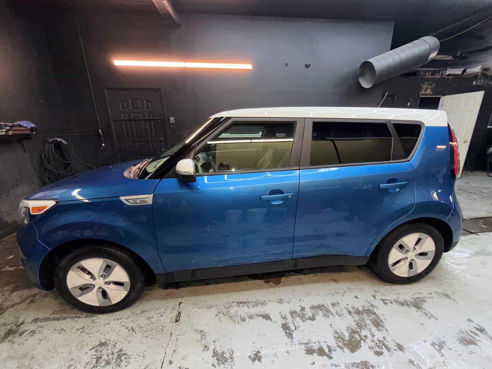 2016 Kia Soul EV Luxury - Image 1