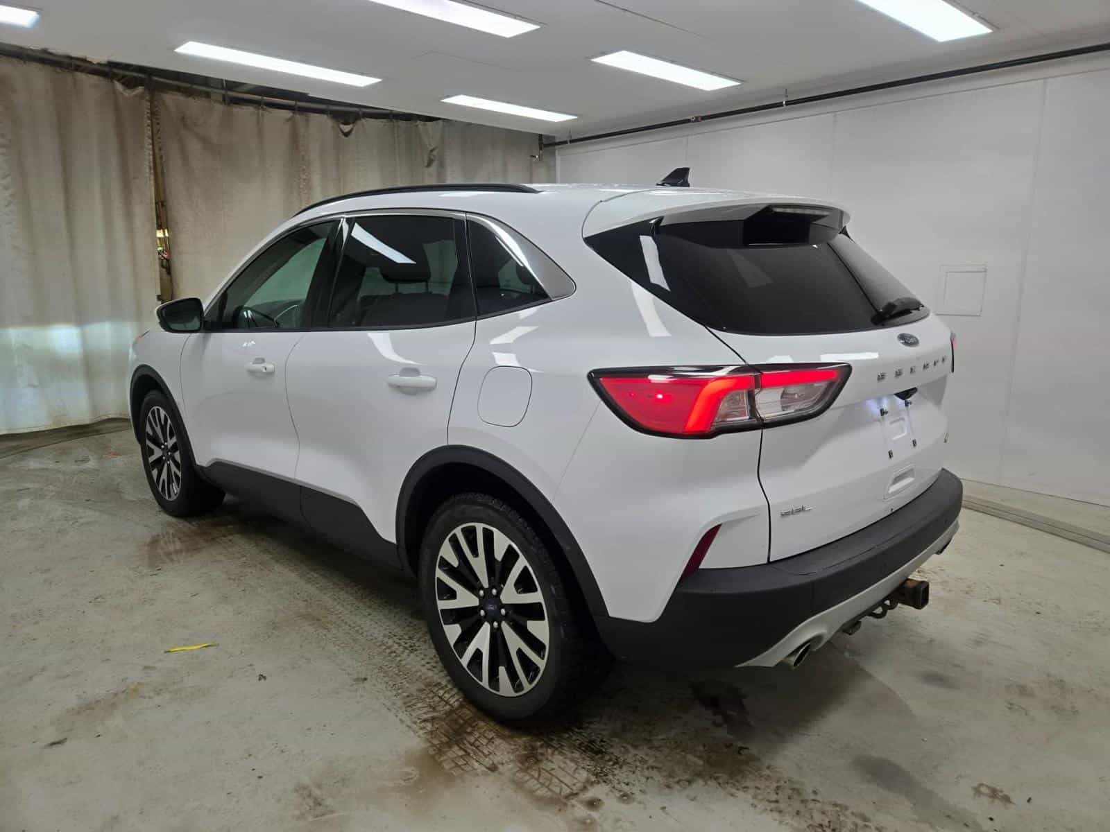 2020 Ford Escape SEL - Image 4