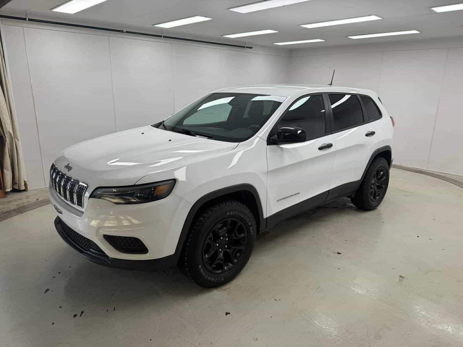 Image 3 Jeep Cherokee Sport 2022