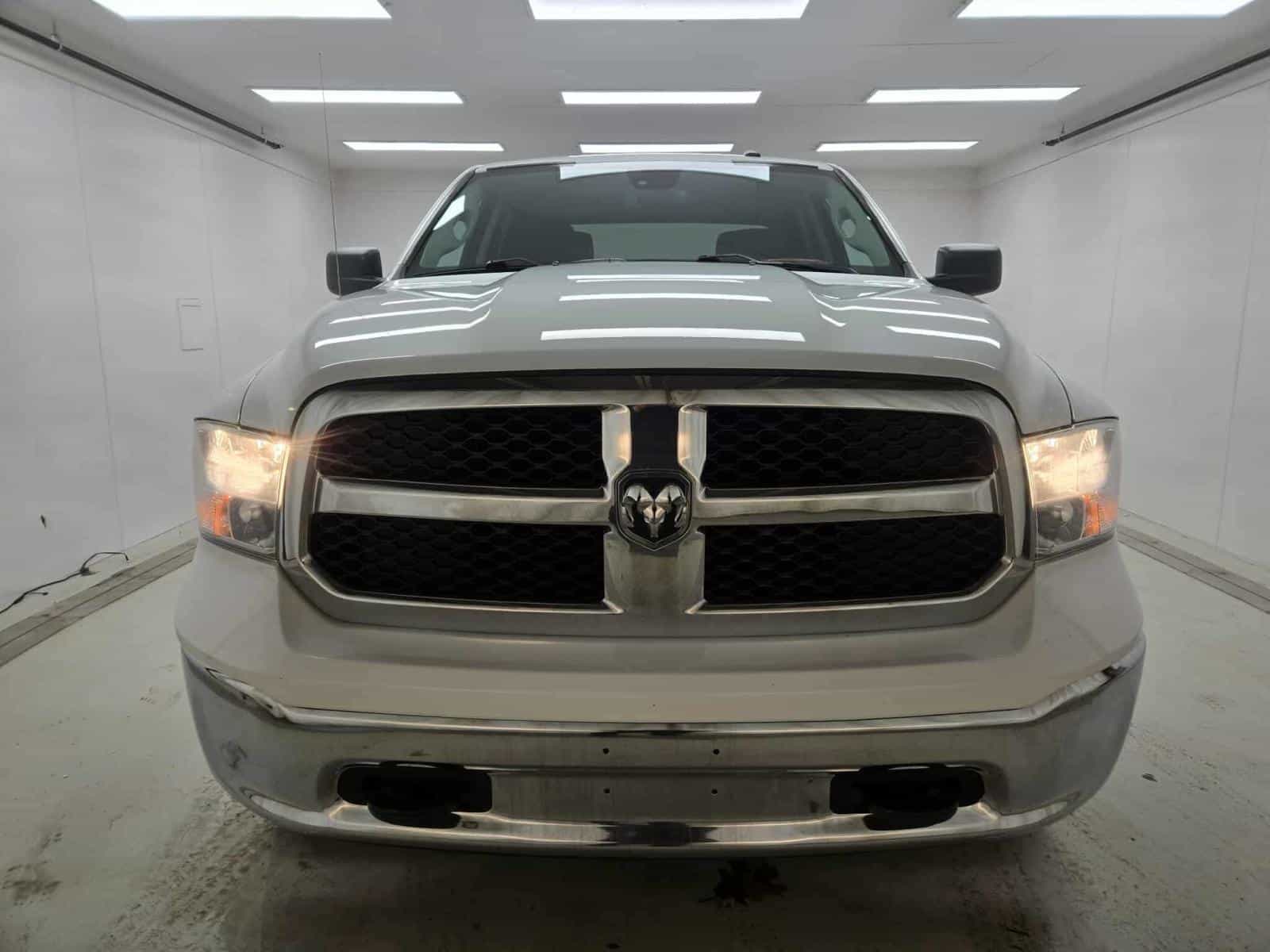 Image 3 RAM 1500 Classic SLT 2022