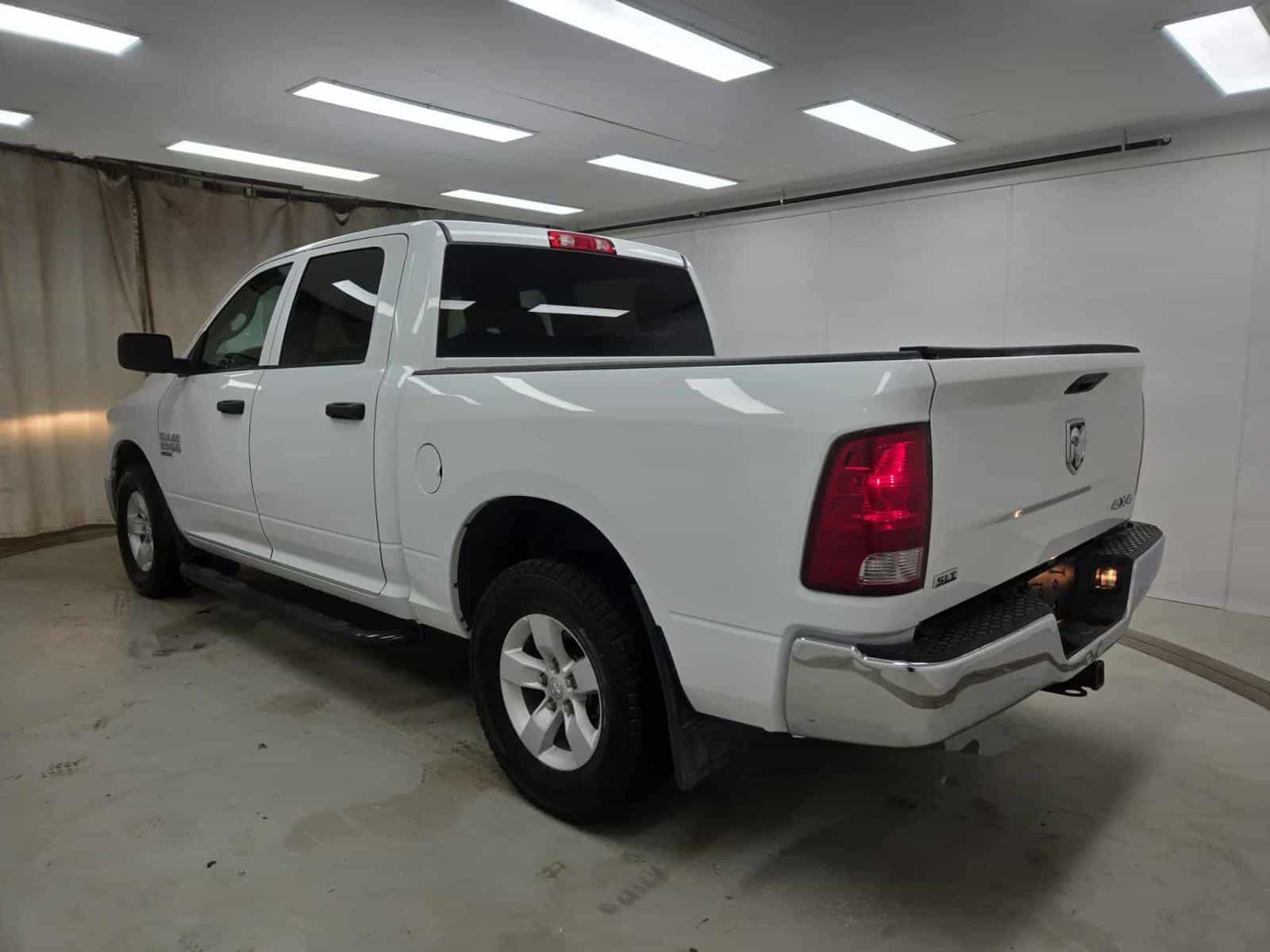 Image 5 RAM 1500 Classic SLT 2022