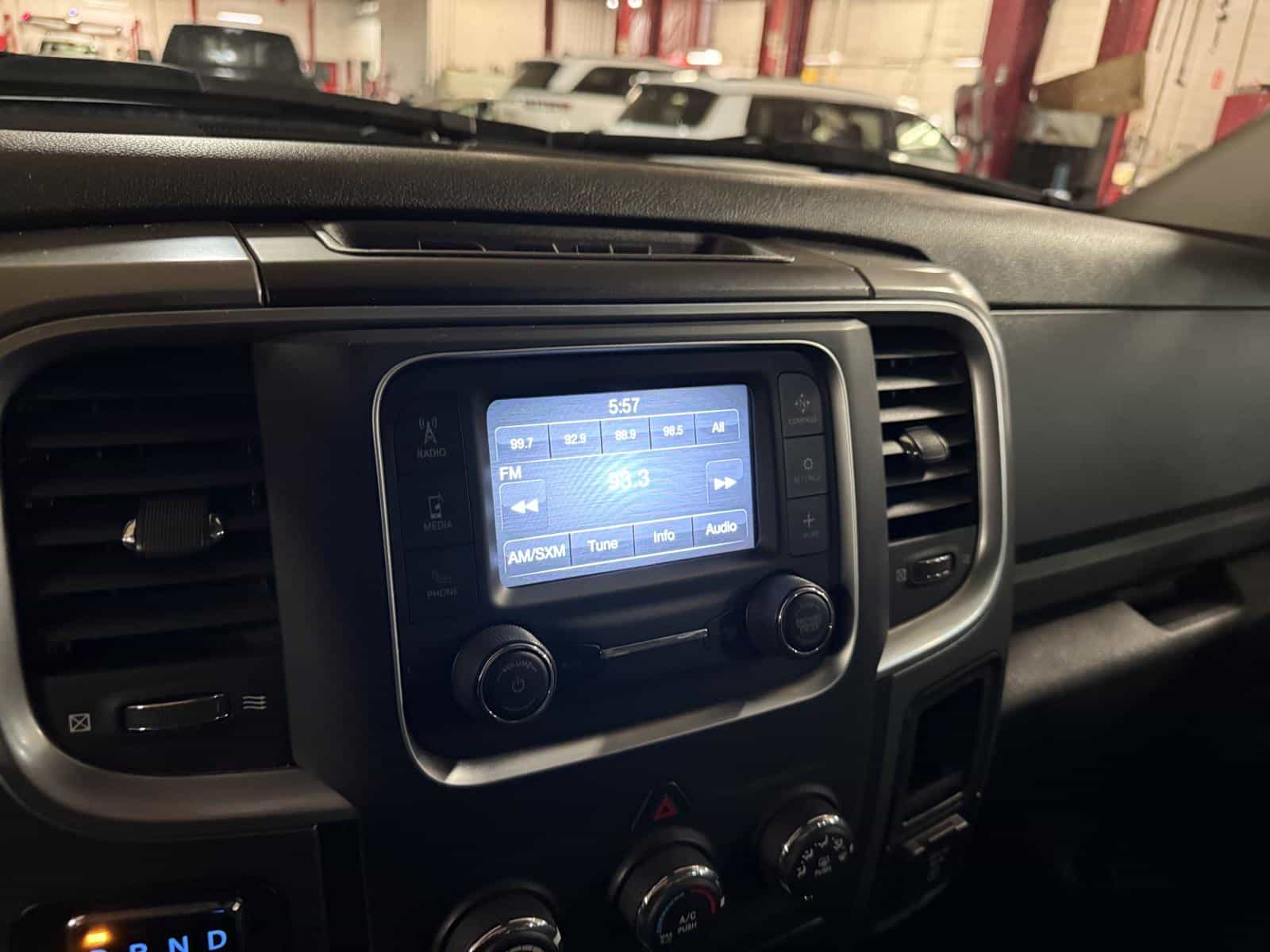 Image 15 RAM 1500 Classic SLT 2023