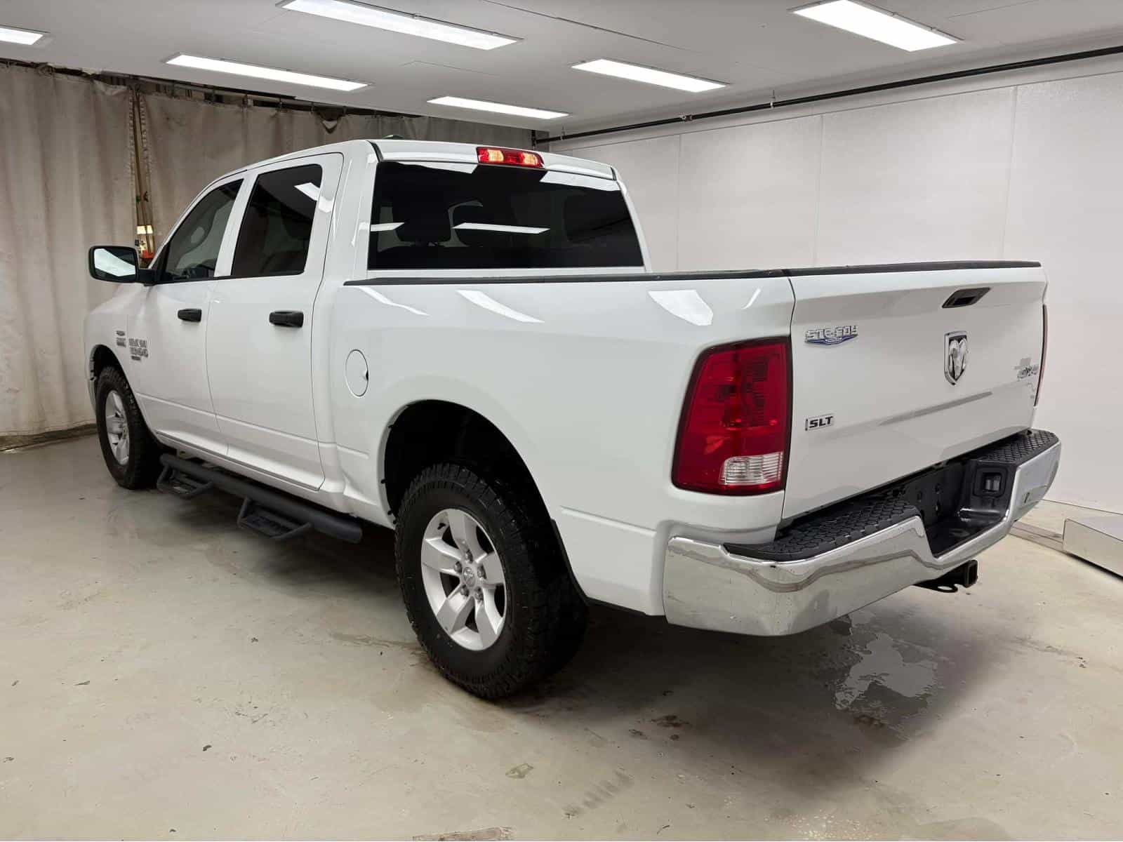 2022 RAM 1500 Classic SLT - Image 6