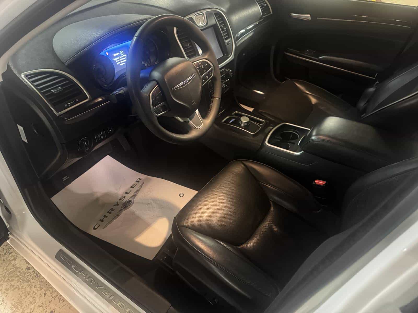 Image 7 Chrysler 300 Touring L 2023