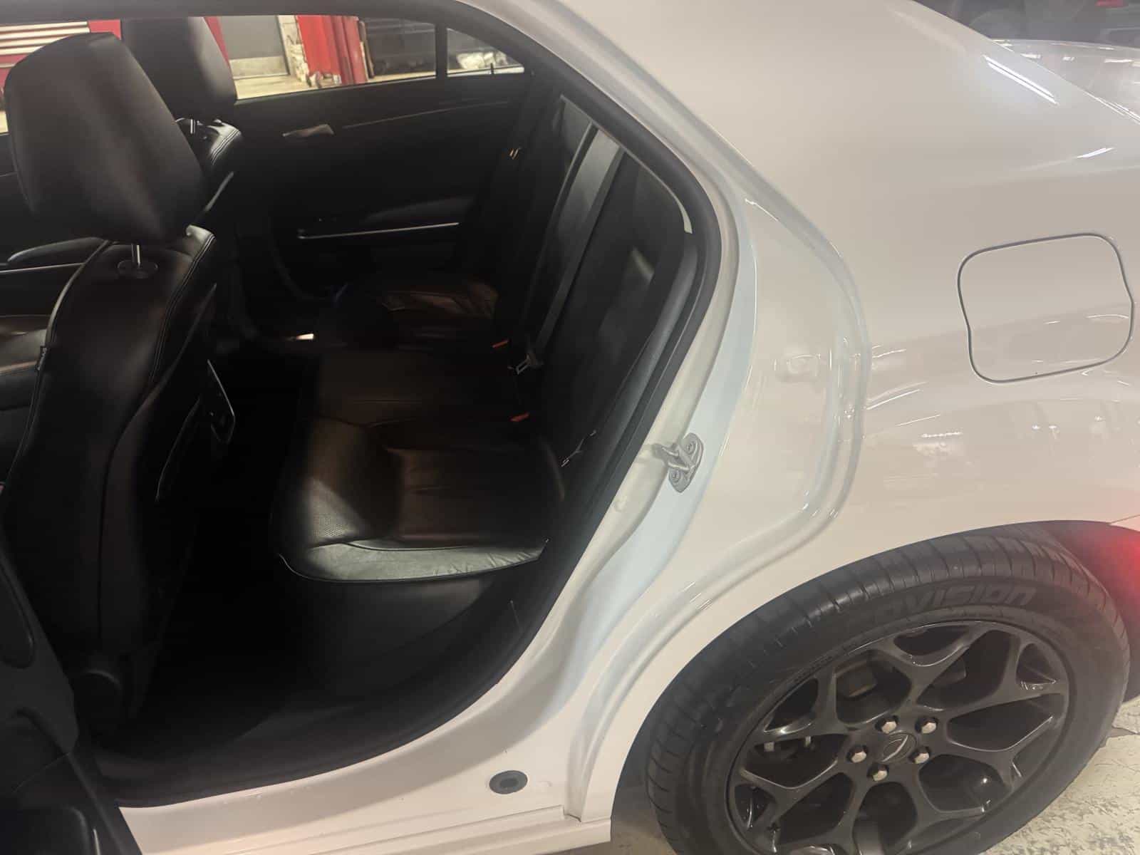 Image 8 Chrysler 300 Touring L 2023