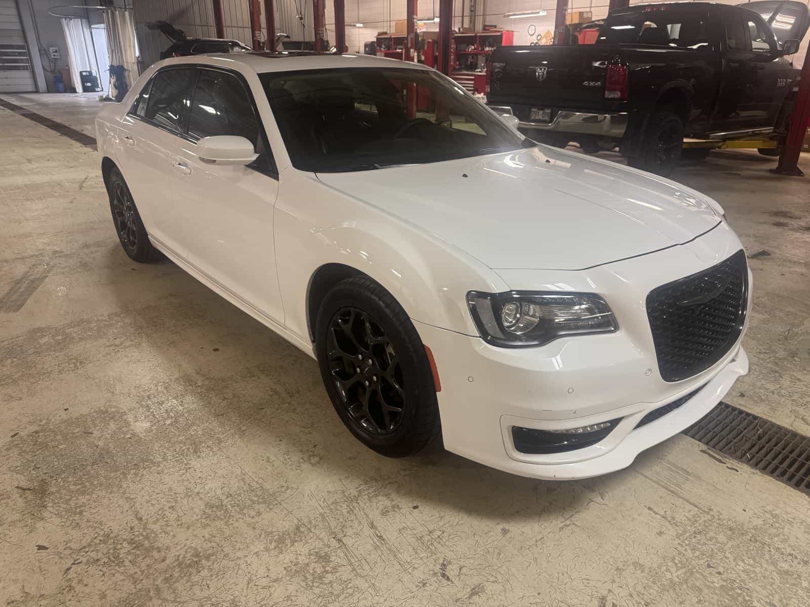 Image 6 Chrysler 300 Touring L 2023