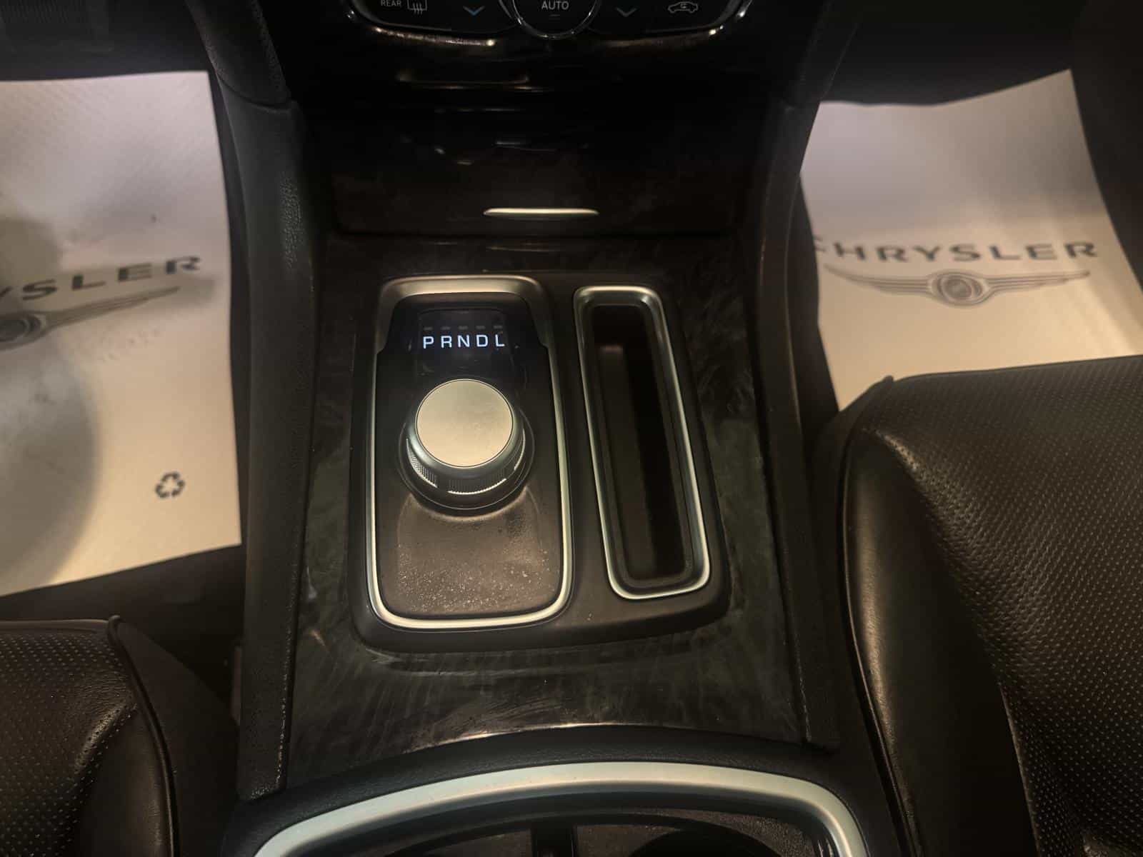 2023 Chrysler 300 Touring L - Image 11