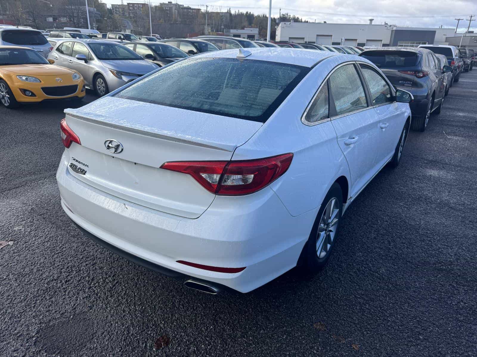 2015 Hyundai Sonata GL - Image 3